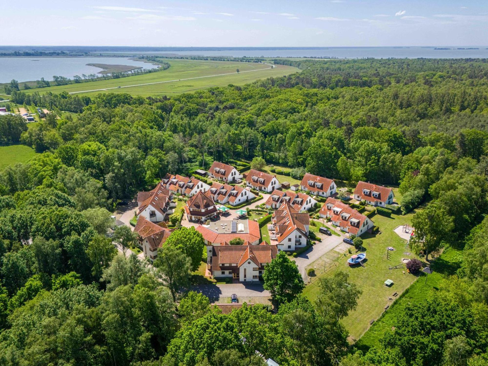 Ferienpark Freesenbruch Wohnung 2 6 - Windrose Zingst Exterior photo